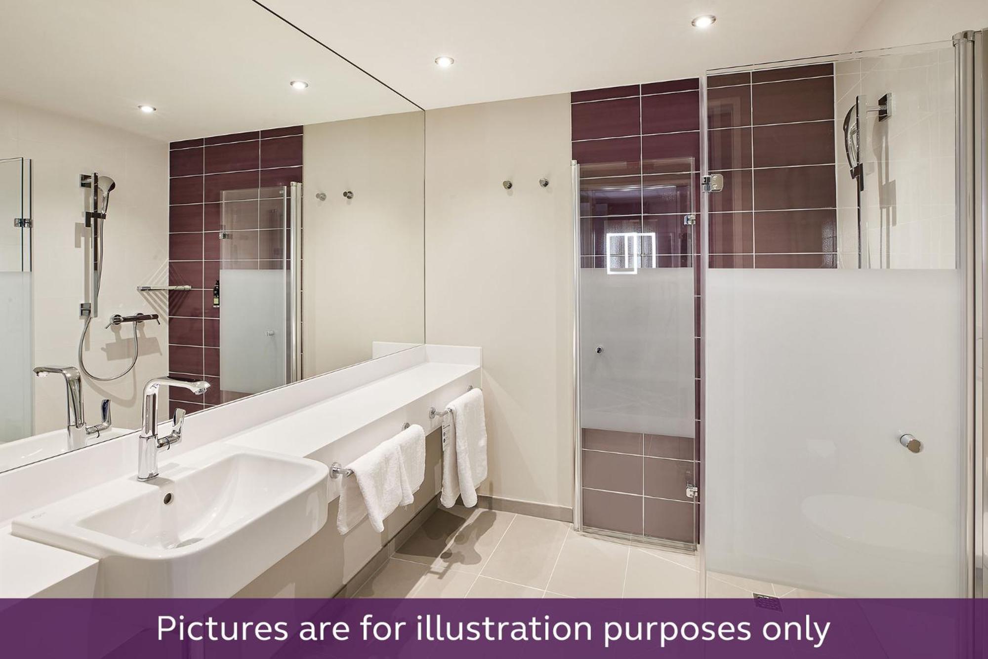 Premier Inn Duesseldorf City Centre Ngoại thất bức ảnh