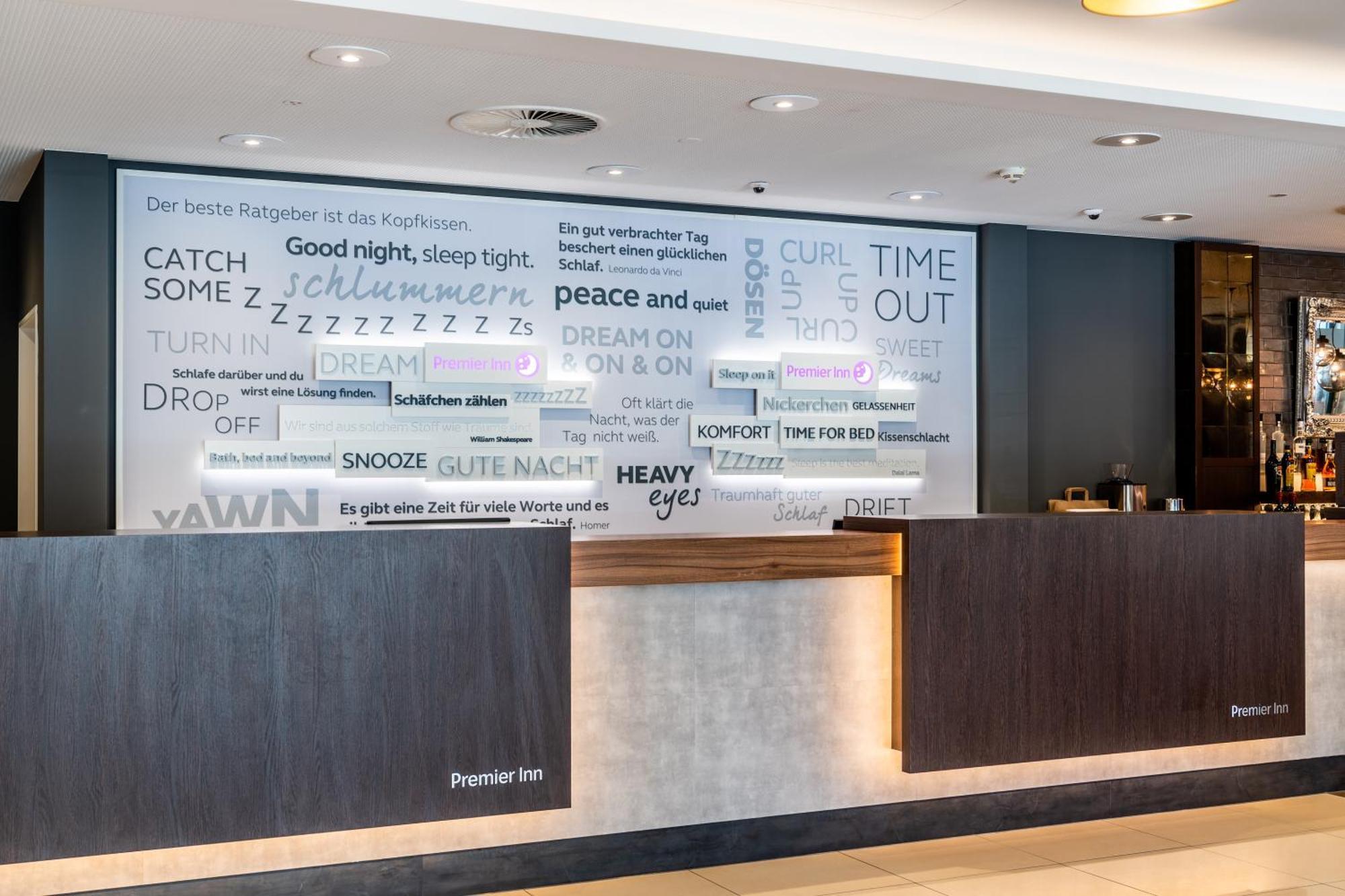 Premier Inn Duesseldorf City Centre Ngoại thất bức ảnh