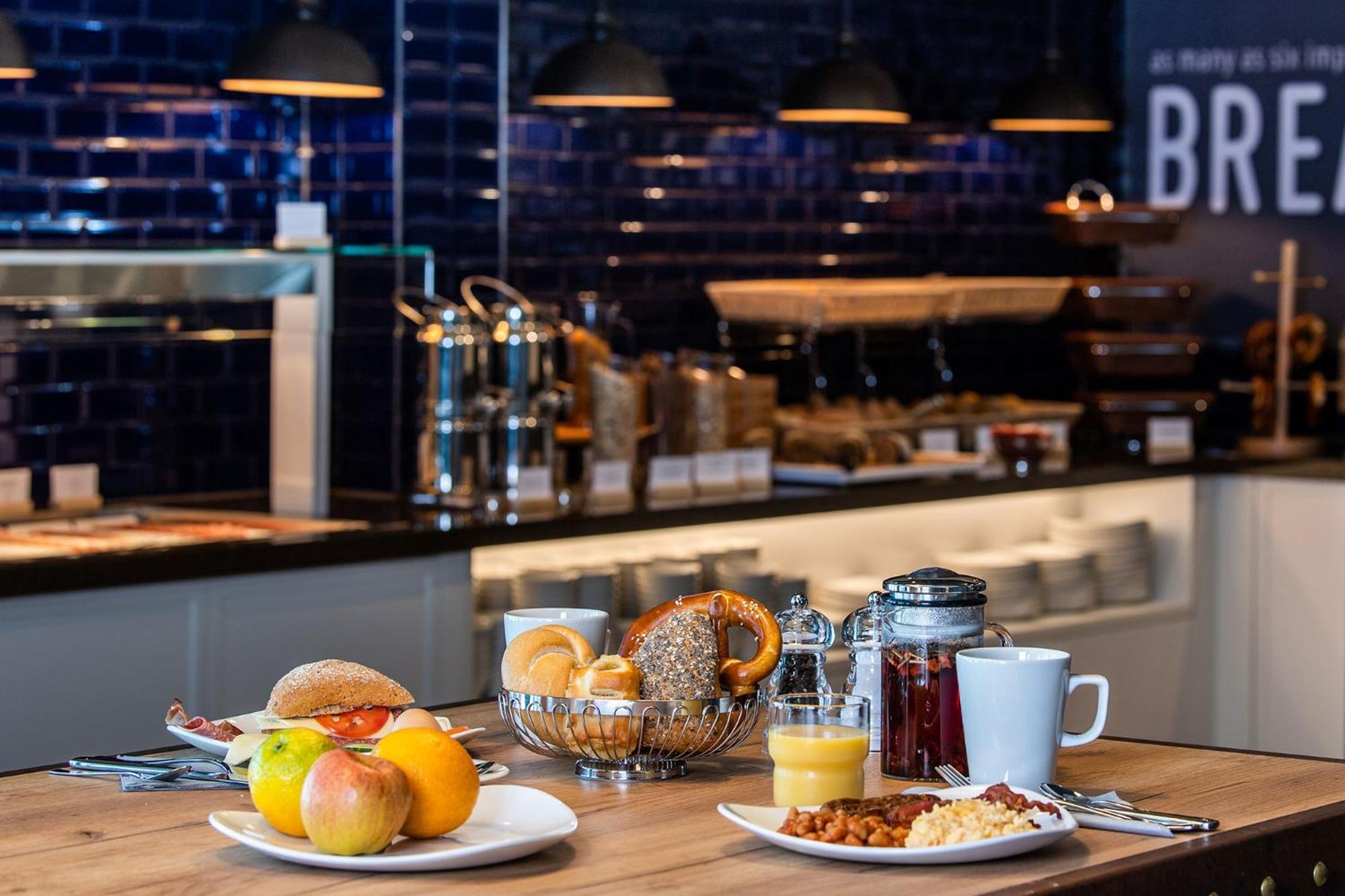 Premier Inn Duesseldorf City Centre Ngoại thất bức ảnh