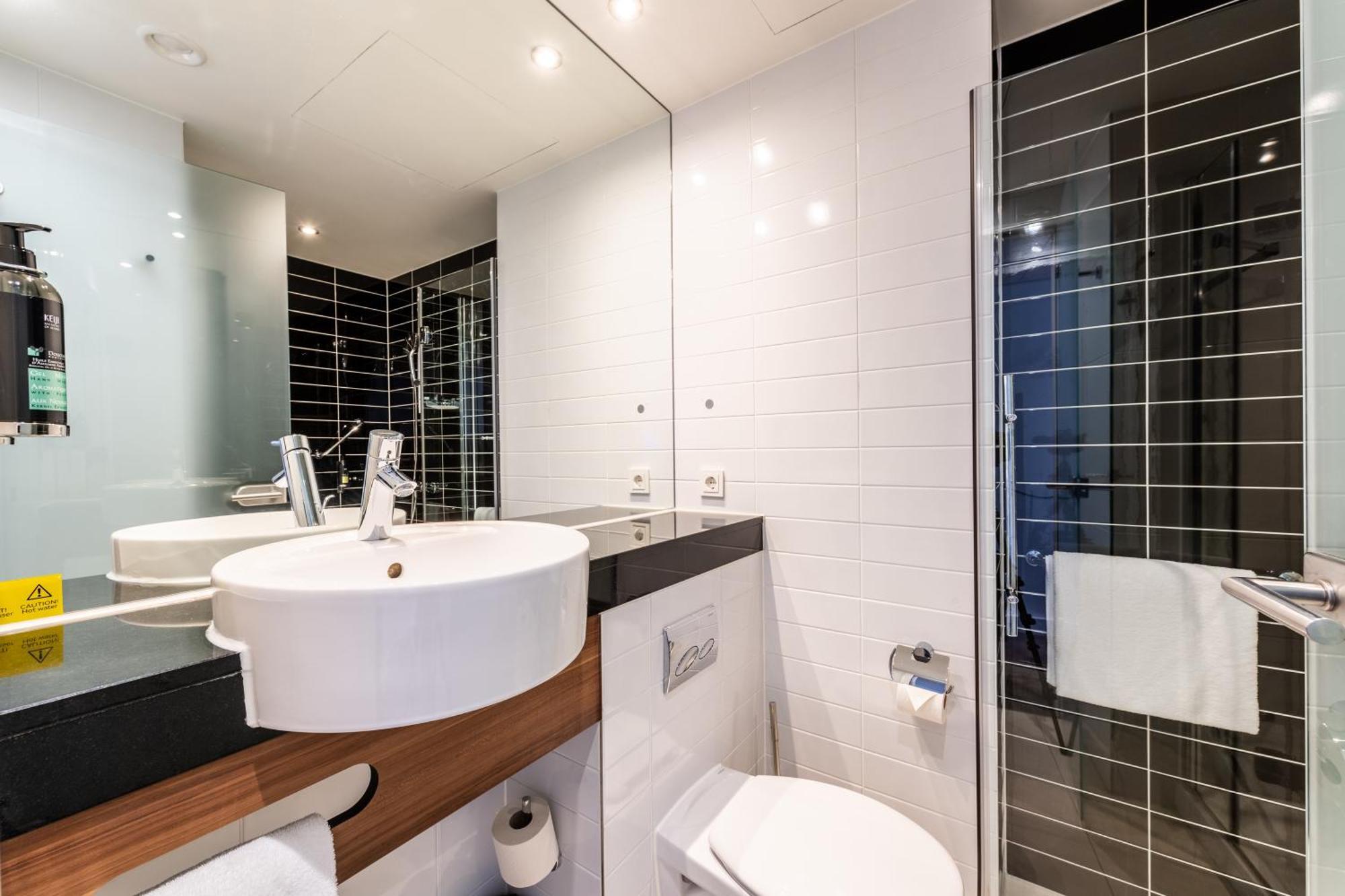 Premier Inn Duesseldorf City Centre Ngoại thất bức ảnh